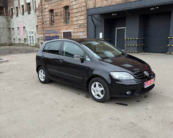 Фольксваген Гольф Плюс 2007 в Ахтырке на Automoto.ua Черный Фольксваген Гольф Плюс, объемом двигателя 1.6 л и пробегом 167 тыс. км за 6500 $, фото 1 на Automoto.ua