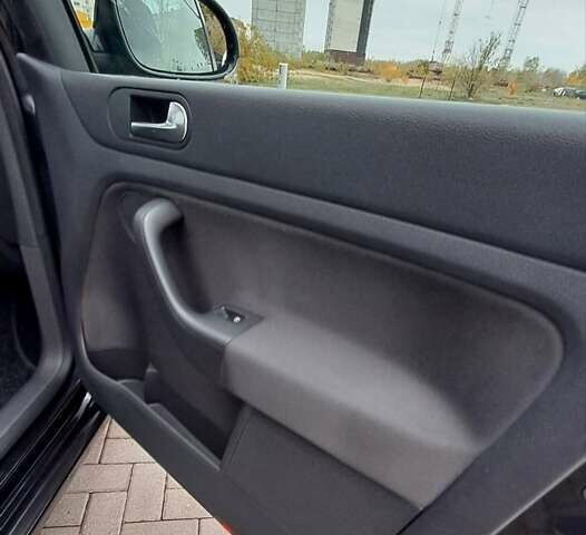 Черный Фольксваген Гольф Плюс, объемом двигателя 1.6 л и пробегом 192 тыс. км за 6850 $, фото 11 на Automoto.ua