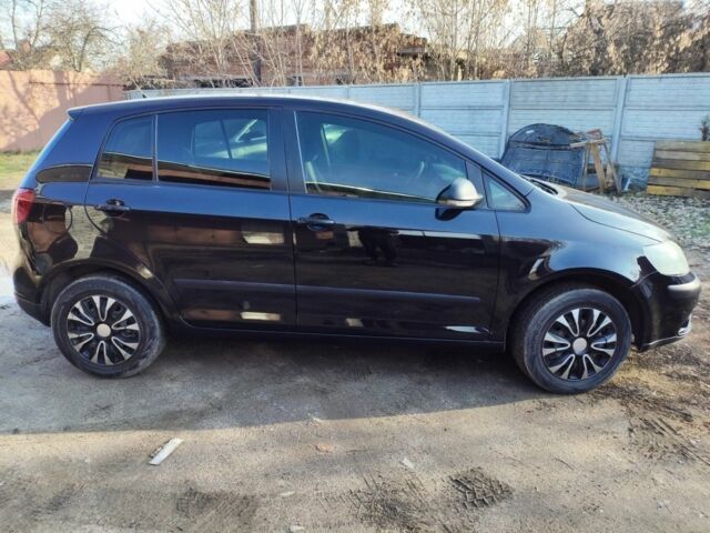 Черный Фольксваген Гольф Плюс, объемом двигателя 1.6 л и пробегом 186 тыс. км за 4999 $, фото 6 на Automoto.ua