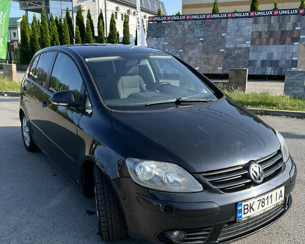 Черный Фольксваген Гольф Плюс, объемом двигателя 1.39 л и пробегом 238 тыс. км за 6800 $, фото 6 на Automoto.ua