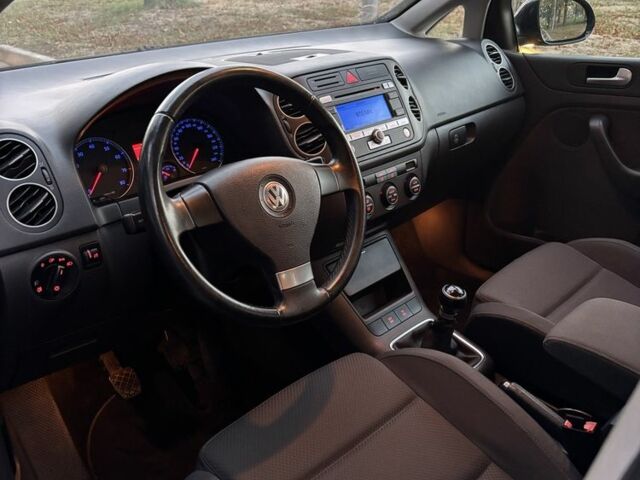 Чорний Фольксваген Golf Plus, об'ємом двигуна 1.6 л та пробігом 71 тис. км за 7999 $, фото 10 на Automoto.ua