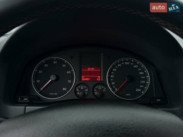 Черный Фольксваген Гольф Плюс, объемом двигателя 1.6 л и пробегом 250 тыс. км за 6350 $, фото 32 на Automoto.ua