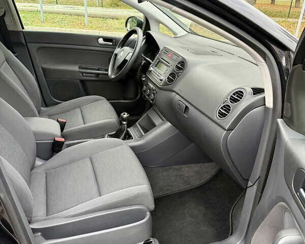 Чорний Фольксваген Golf Plus, об'ємом двигуна 1.6 л та пробігом 198 тис. км за 6800 $, фото 18 на Automoto.ua