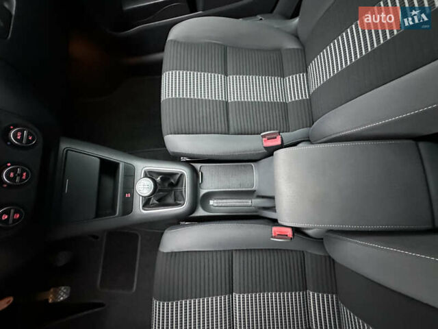 Черный Фольксваген Гольф Плюс, объемом двигателя 1.6 л и пробегом 165 тыс. км за 7350 $, фото 57 на Automoto.ua