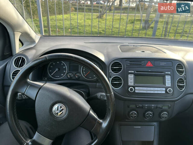 Чорний Фольксваген Golf Plus, об'ємом двигуна 1.6 л та пробігом 204 тис. км за 6300 $, фото 24 на Automoto.ua