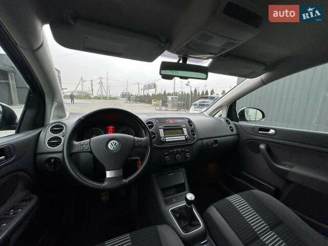 Черный Фольксваген Гольф Плюс, объемом двигателя 1.6 л и пробегом 165 тыс. км за 7350 $, фото 44 на Automoto.ua