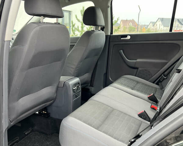 Черный Фольксваген Гольф Плюс, объемом двигателя 1.6 л и пробегом 249 тыс. км за 5850 $, фото 62 на Automoto.ua