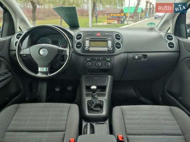 Черный Фольксваген Гольф Плюс, объемом двигателя 1.4 л и пробегом 129 тыс. км за 6499 $, фото 47 на Automoto.ua