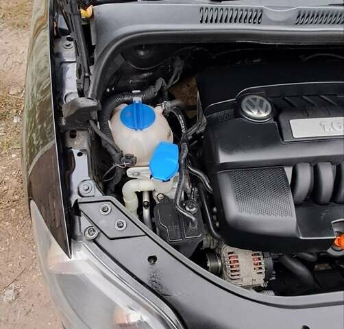 Черный Фольксваген Гольф Плюс, объемом двигателя 1.6 л и пробегом 193 тыс. км за 6650 $, фото 4 на Automoto.ua