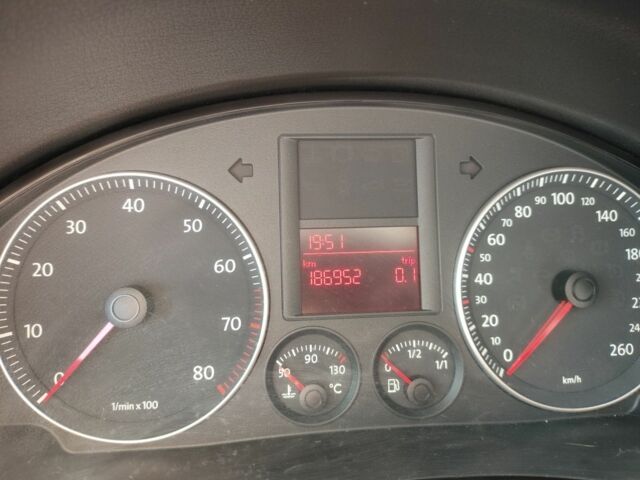 Черный Фольксваген Гольф Плюс, объемом двигателя 1.6 л и пробегом 186 тыс. км за 4999 $, фото 12 на Automoto.ua