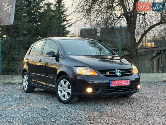 Черный Фольксваген Гольф Плюс, объемом двигателя 1.6 л и пробегом 160 тыс. км за 5999 $, фото 8 на Automoto.ua