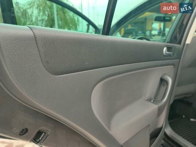 Черный Фольксваген Гольф Плюс, объемом двигателя 1.4 л и пробегом 129 тыс. км за 6499 $, фото 56 на Automoto.ua