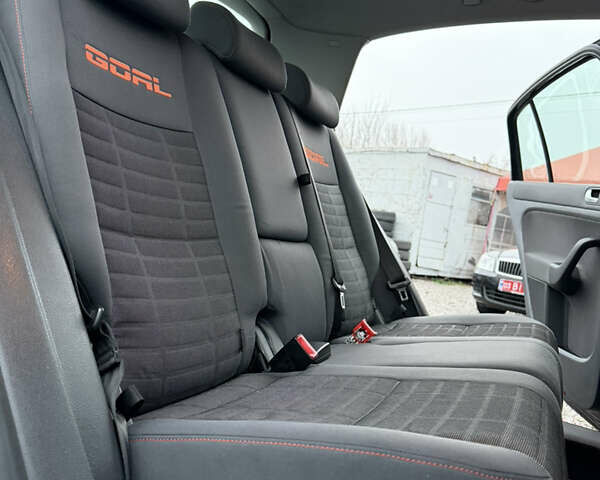 Черный Фольксваген Гольф Плюс, объемом двигателя 1.6 л и пробегом 250 тыс. км за 6350 $, фото 29 на Automoto.ua