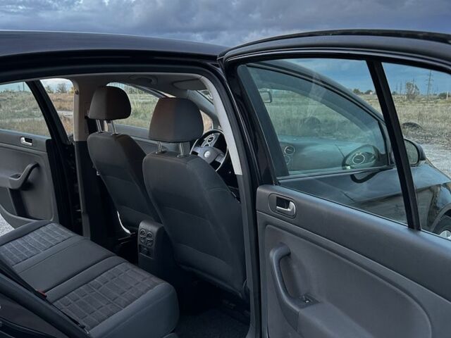 Черный Фольксваген Гольф Плюс, объемом двигателя 1.6 л и пробегом 89 тыс. км за 6700 $, фото 19 на Automoto.ua