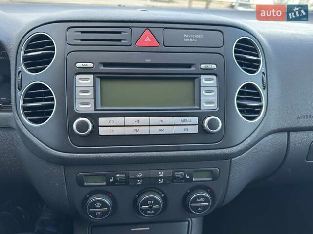 Чорний Фольксваген Golf Plus, об'ємом двигуна 1.6 л та пробігом 204 тис. км за 6300 $, фото 16 на Automoto.ua