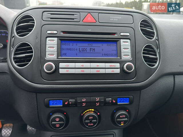 Черный Фольксваген Гольф Плюс, объемом двигателя 1.6 л и пробегом 165 тыс. км за 7350 $, фото 52 на Automoto.ua