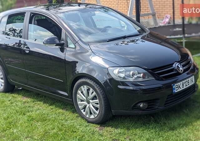 Черный Фольксваген Гольф Плюс, объемом двигателя 1.97 л и пробегом 260 тыс. км за 7550 $, фото 1 на Automoto.ua