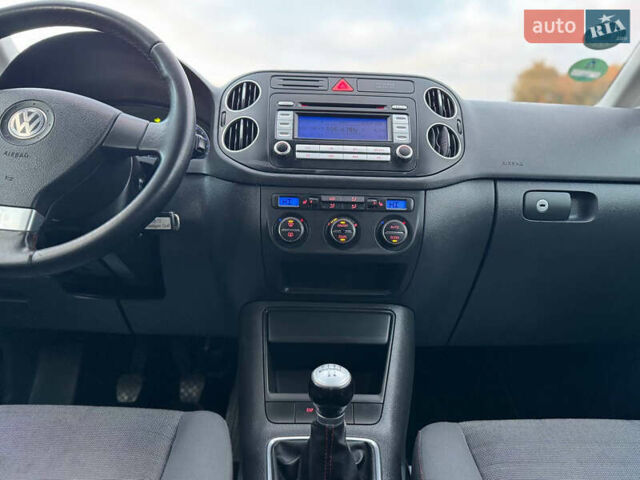 Фольксваген Гольф Плюс 2007 в Дрогобыче на Automoto.ua Черный Фольксваген Гольф Плюс, объемом двигателя 1.6 л и пробегом 153 тыс. км за 6190 $, фото 62 на Automoto.ua