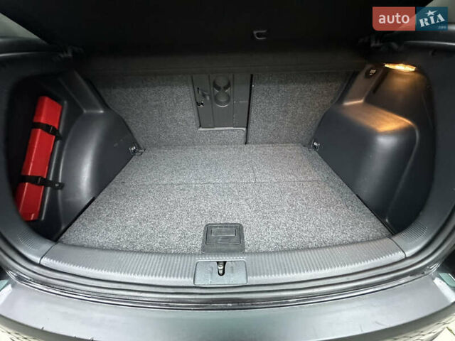 Черный Фольксваген Гольф Плюс, объемом двигателя 1.6 л и пробегом 165 тыс. км за 7350 $, фото 66 на Automoto.ua