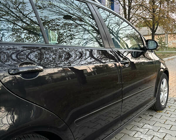 Черный Фольксваген Гольф Плюс, объемом двигателя 1.6 л и пробегом 71 тыс. км за 7699 $, фото 8 на Automoto.ua