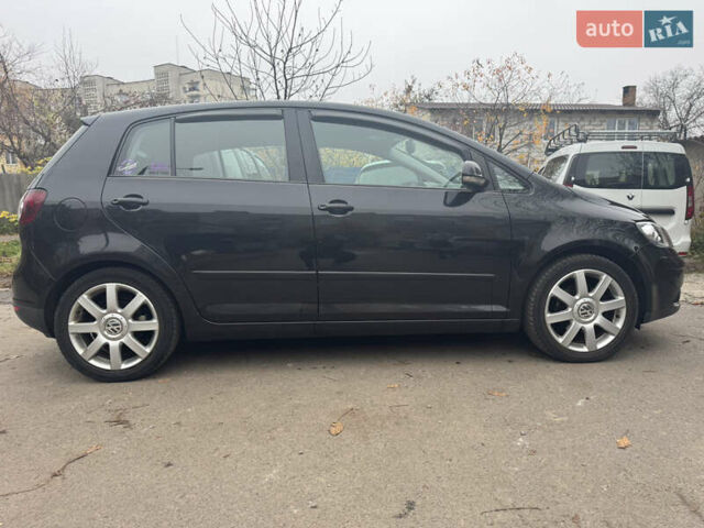 Черный Фольксваген Гольф Плюс, объемом двигателя 1.6 л и пробегом 245 тыс. км за 5500 $, фото 4 на Automoto.ua