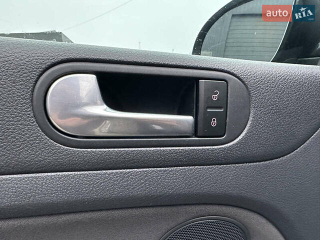 Черный Фольксваген Гольф Плюс, объемом двигателя 1.6 л и пробегом 165 тыс. км за 7350 $, фото 39 на Automoto.ua