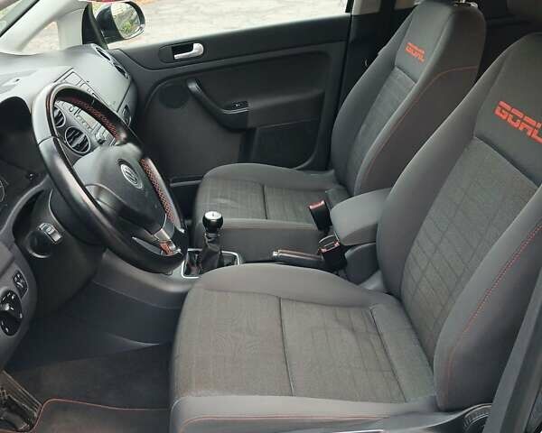 Черный Фольксваген Гольф Плюс, объемом двигателя 1.6 л и пробегом 174 тыс. км за 6399 $, фото 33 на Automoto.ua