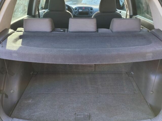 Черный Фольксваген Гольф Плюс, объемом двигателя 1.6 л и пробегом 186 тыс. км за 4999 $, фото 8 на Automoto.ua