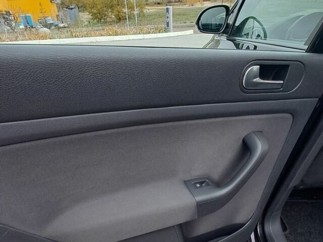 Черный Фольксваген Гольф Плюс, объемом двигателя 1.6 л и пробегом 192 тыс. км за 6850 $, фото 15 на Automoto.ua