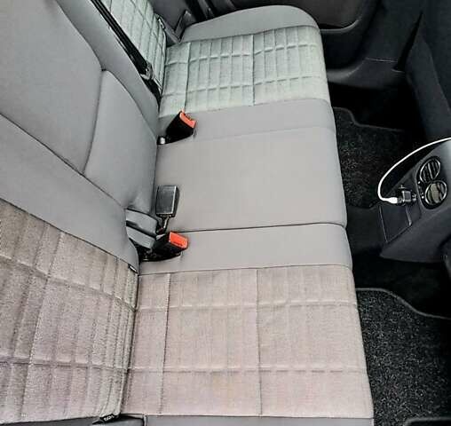 Черный Фольксваген Гольф Плюс, объемом двигателя 1.6 л и пробегом 192 тыс. км за 6850 $, фото 12 на Automoto.ua