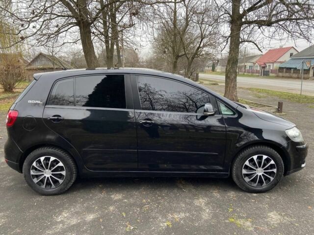 Черный Фольксваген Гольф Плюс, объемом двигателя 1.4 л и пробегом 197 тыс. км за 5400 $, фото 2 на Automoto.ua