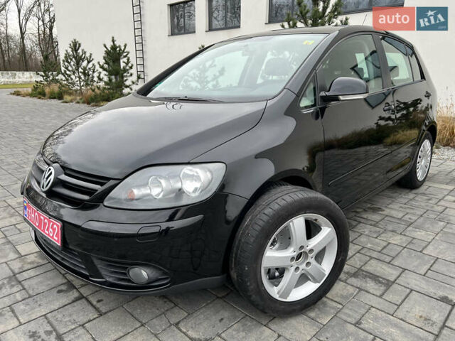 Черный Фольксваген Гольф Плюс, объемом двигателя 1.6 л и пробегом 249 тыс. км за 5850 $, фото 1 на Automoto.ua