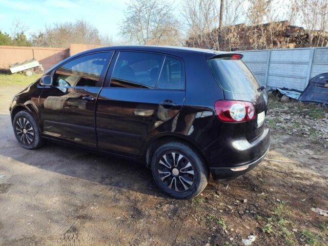 Черный Фольксваген Гольф Плюс, объемом двигателя 1.6 л и пробегом 186 тыс. км за 4999 $, фото 3 на Automoto.ua