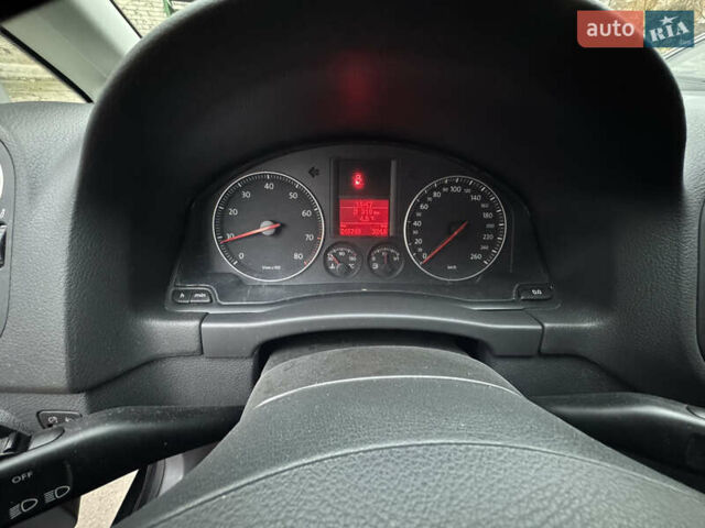 Черный Фольксваген Гольф Плюс, объемом двигателя 1.6 л и пробегом 245 тыс. км за 5500 $, фото 17 на Automoto.ua