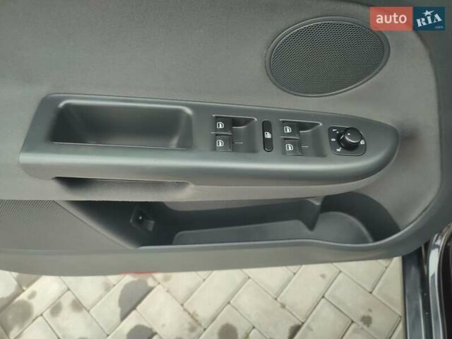 Черный Фольксваген Гольф Плюс, объемом двигателя 1.4 л и пробегом 129 тыс. км за 6499 $, фото 38 на Automoto.ua