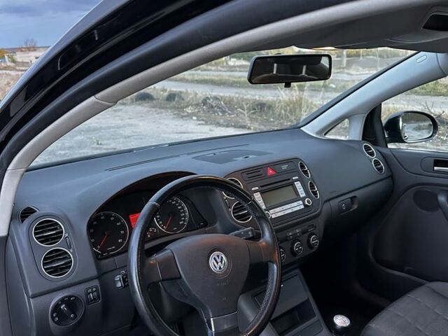 Черный Фольксваген Гольф Плюс, объемом двигателя 1.6 л и пробегом 89 тыс. км за 6700 $, фото 14 на Automoto.ua