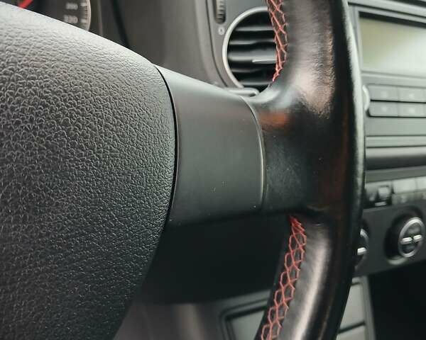 Черный Фольксваген Гольф Плюс, объемом двигателя 1.6 л и пробегом 174 тыс. км за 6399 $, фото 31 на Automoto.ua