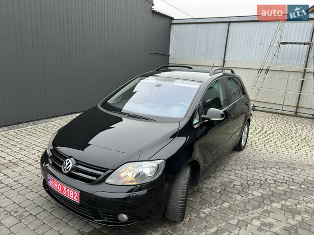 Черный Фольксваген Гольф Плюс, объемом двигателя 1.6 л и пробегом 165 тыс. км за 7350 $, фото 4 на Automoto.ua