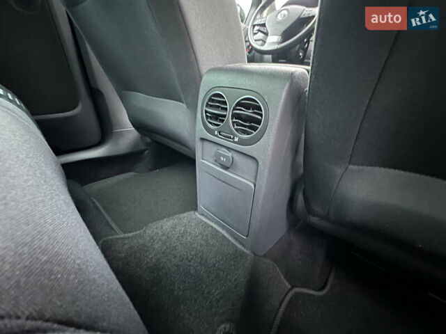 Черный Фольксваген Гольф Плюс, объемом двигателя 1.6 л и пробегом 165 тыс. км за 7350 $, фото 63 на Automoto.ua