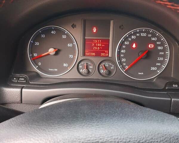 Черный Фольксваген Гольф Плюс, объемом двигателя 1.6 л и пробегом 190 тыс. км за 6500 $, фото 31 на Automoto.ua