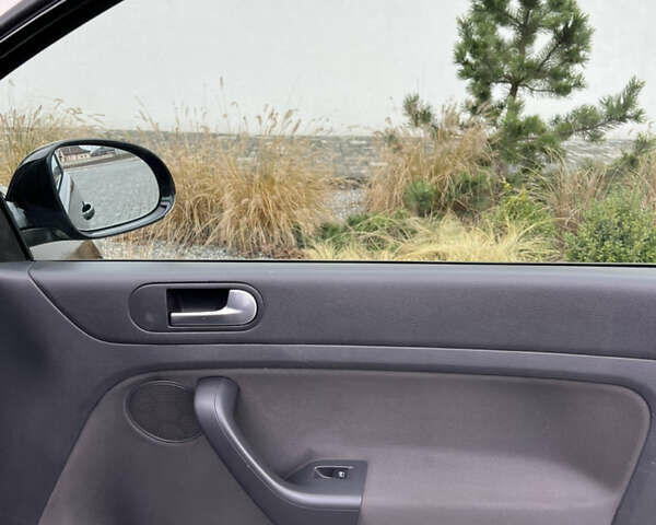 Черный Фольксваген Гольф Плюс, объемом двигателя 1.6 л и пробегом 249 тыс. км за 5850 $, фото 47 на Automoto.ua