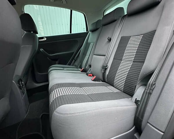 Черный Фольксваген Гольф Плюс, объемом двигателя 1.6 л и пробегом 165 тыс. км за 7350 $, фото 58 на Automoto.ua