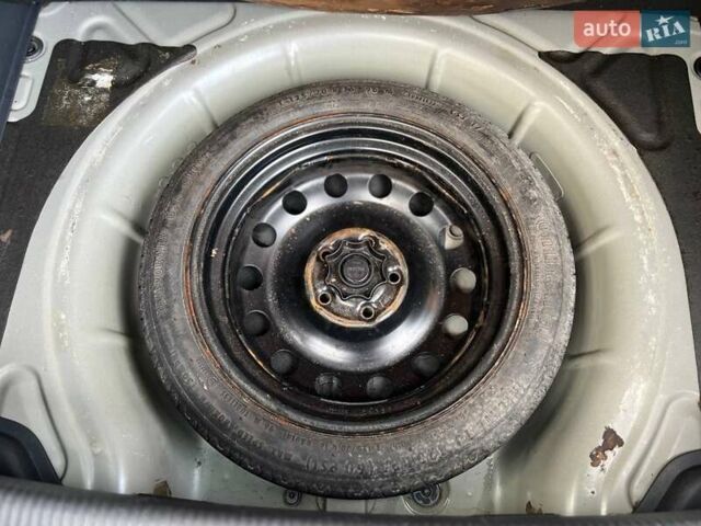 Черный Фольксваген Гольф Плюс, объемом двигателя 1.6 л и пробегом 269 тыс. км за 5950 $, фото 10 на Automoto.ua