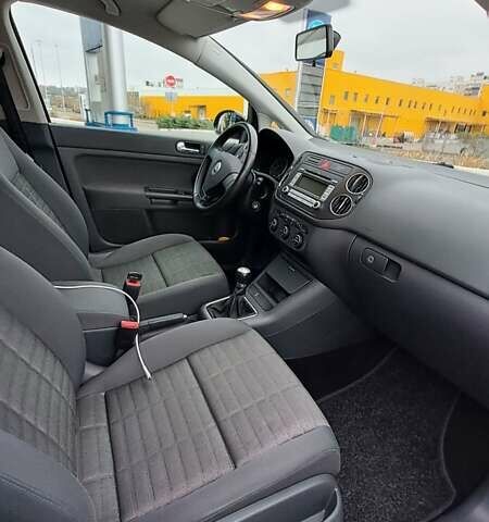 Чорний Фольксваген Golf Plus, об'ємом двигуна 1.6 л та пробігом 194 тис. км за 6800 $, фото 26 на Automoto.ua