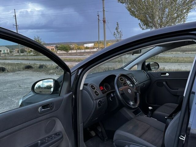 Черный Фольксваген Гольф Плюс, объемом двигателя 1.6 л и пробегом 89 тыс. км за 6700 $, фото 13 на Automoto.ua