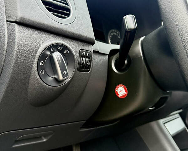 Чорний Фольксваген Golf Plus, об'ємом двигуна 1.6 л та пробігом 198 тис. км за 6800 $, фото 23 на Automoto.ua