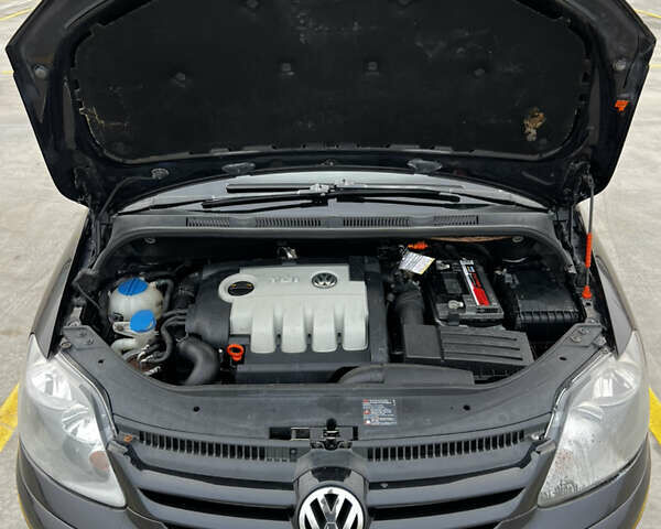 Черный Фольксваген Гольф Плюс, объемом двигателя 1.9 л и пробегом 308 тыс. км за 5699 $, фото 24 на Automoto.ua