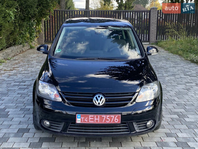 Черный Фольксваген Гольф Плюс, объемом двигателя 1.6 л и пробегом 204 тыс. км за 5800 $, фото 2 на Automoto.ua