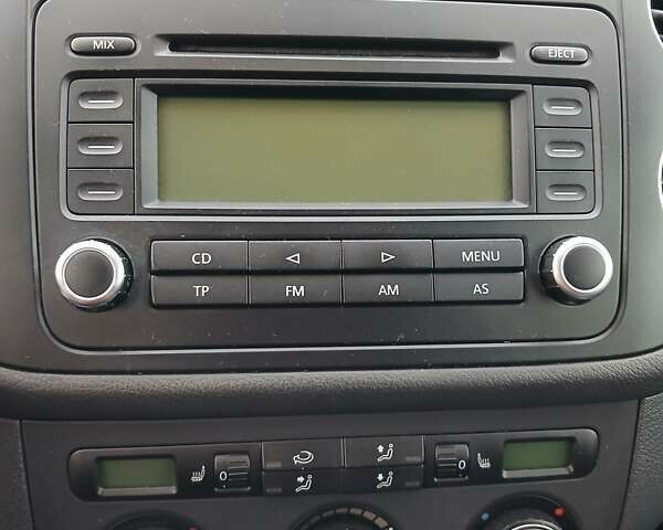 Черный Фольксваген Гольф Плюс, объемом двигателя 1.6 л и пробегом 174 тыс. км за 6399 $, фото 28 на Automoto.ua