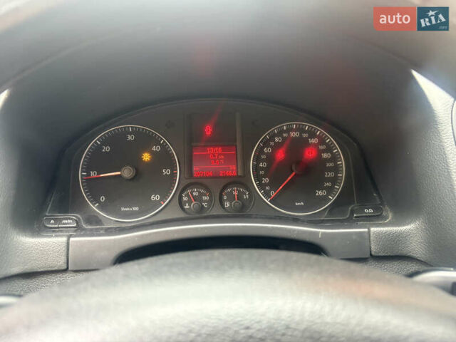 Черный Фольксваген Гольф Плюс, объемом двигателя 2 л и пробегом 207 тыс. км за 7500 $, фото 4 на Automoto.ua